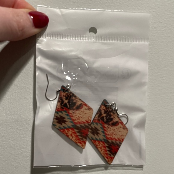 {SHEIN} Western Retro Ethnic Style Pattern Rhombus Shape Dangle earrings - Picture 3 of 3